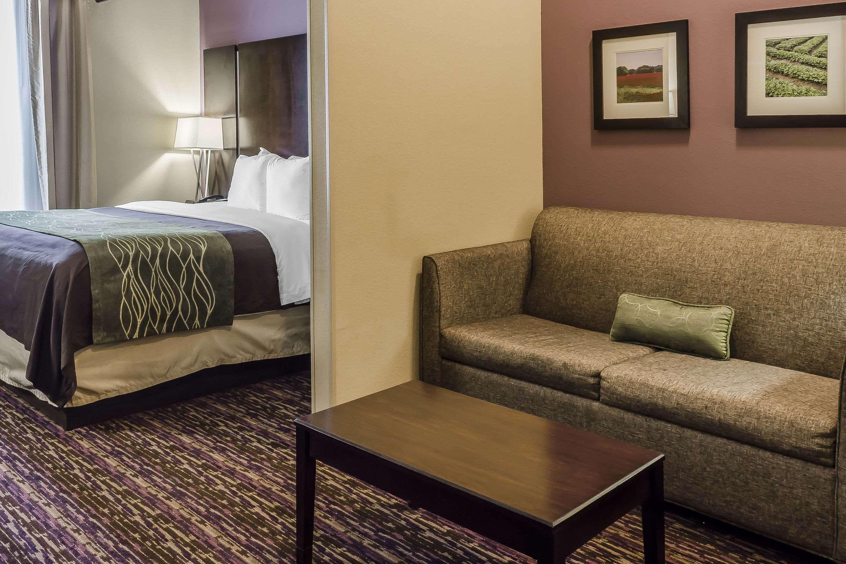 Comfort Inn & Suites Dothan East Екстер'єр фото